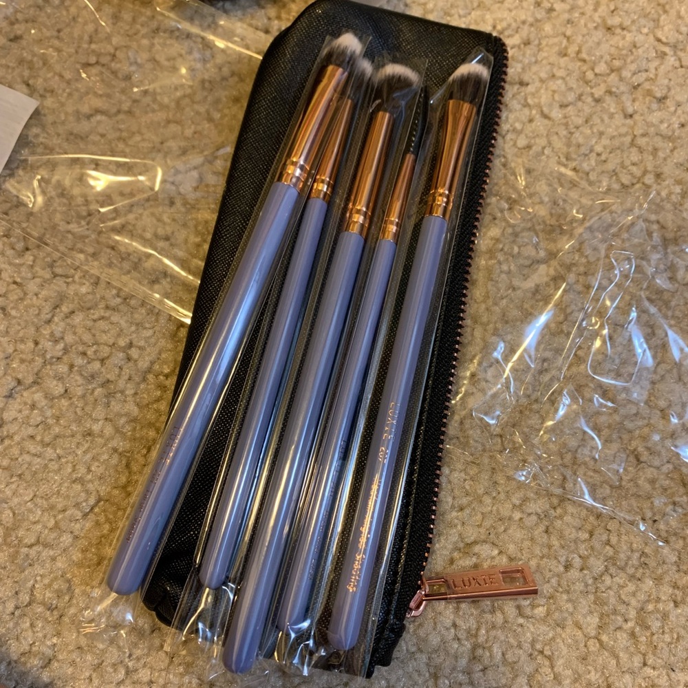 Brand new make up brushes